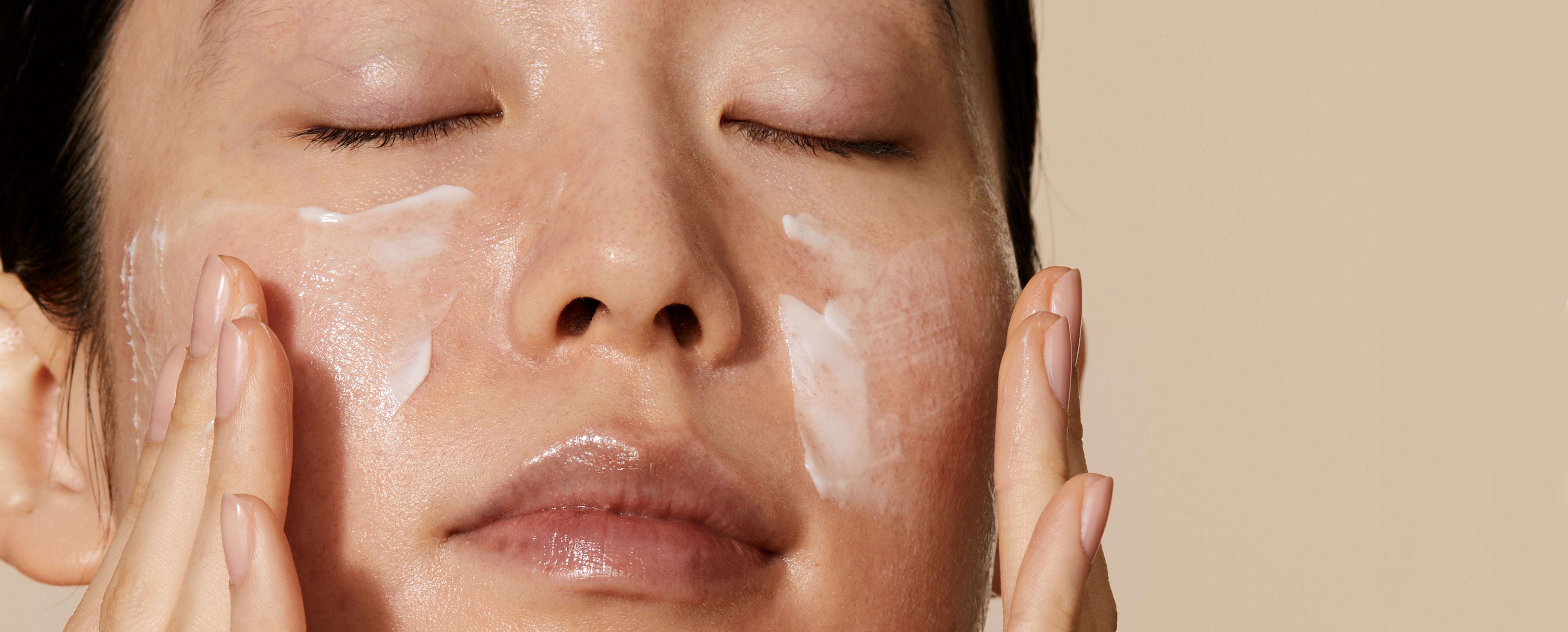 ラス１新品Omorovicza Illuminating Moisturizer Illuminating-
