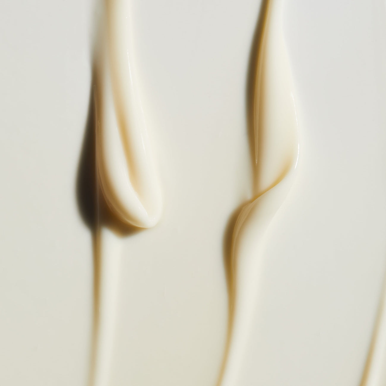 Rich and creamy texture of Omorovicza Cushioning Day Cream